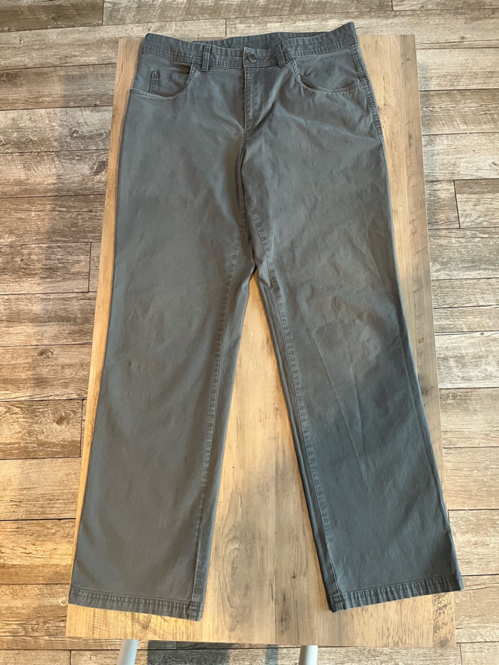 Columbia Men’s Rapid River Pants - Gray and Khaki bundle - Picture 5 of 9